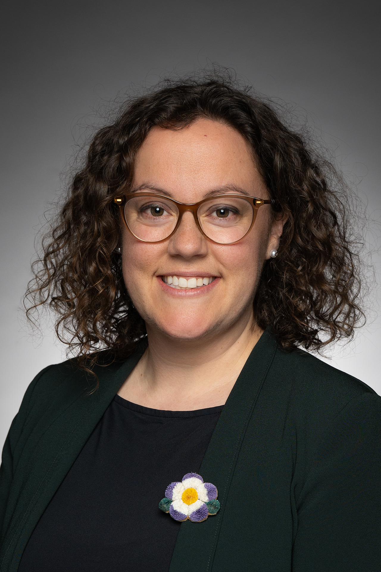 L'hon. Rebecca Alty